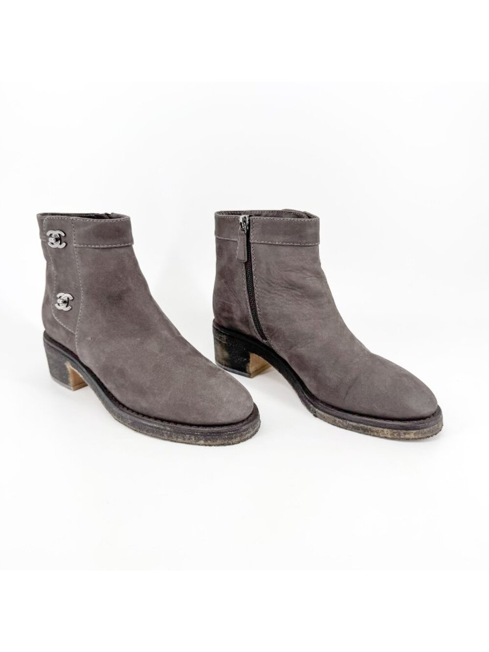 Chanel Turnlock CC Ankle Boots EU 39 US 8-8.5 Gray Suede Low Block Heel Bootie